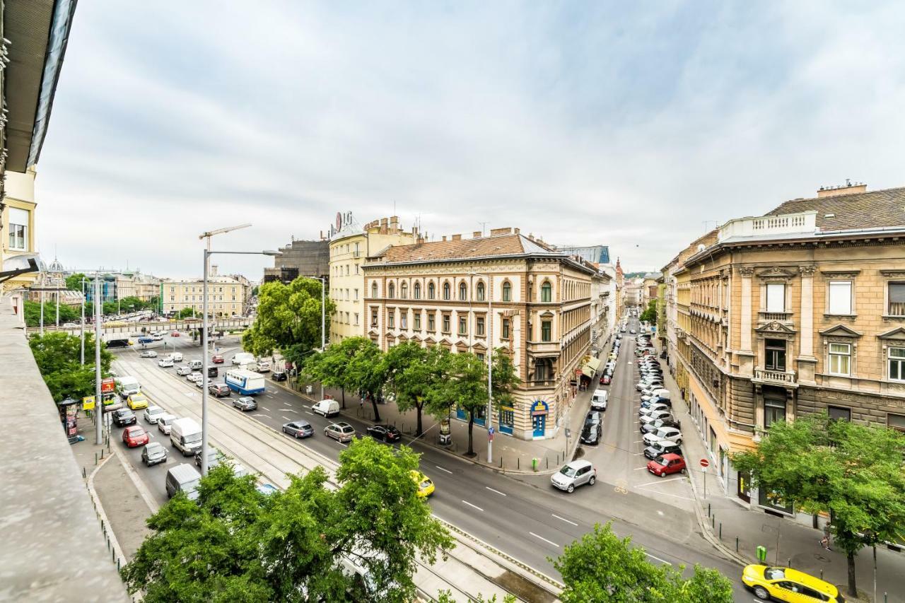 Bpr Luxe De Noir Et Blanc * Budapest