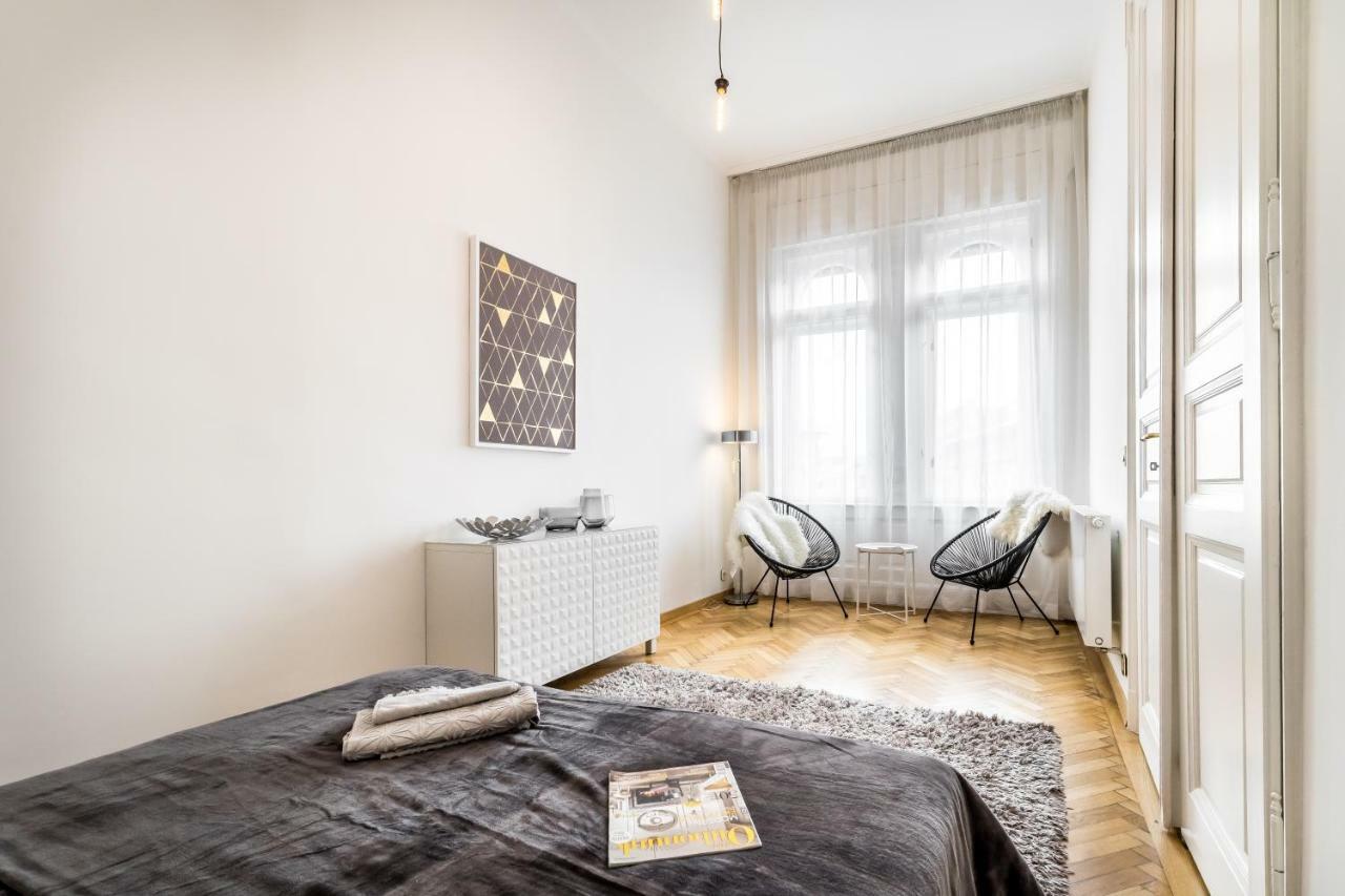 Bpr Luxe De Noir Et Blanc Apartmán *