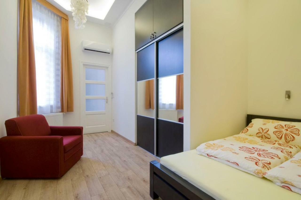 Karinflats - Hugo Apt. Appartamento Budapest