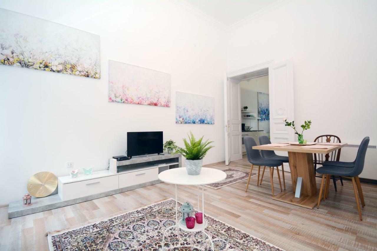 Lillybeth City Center Apartmán