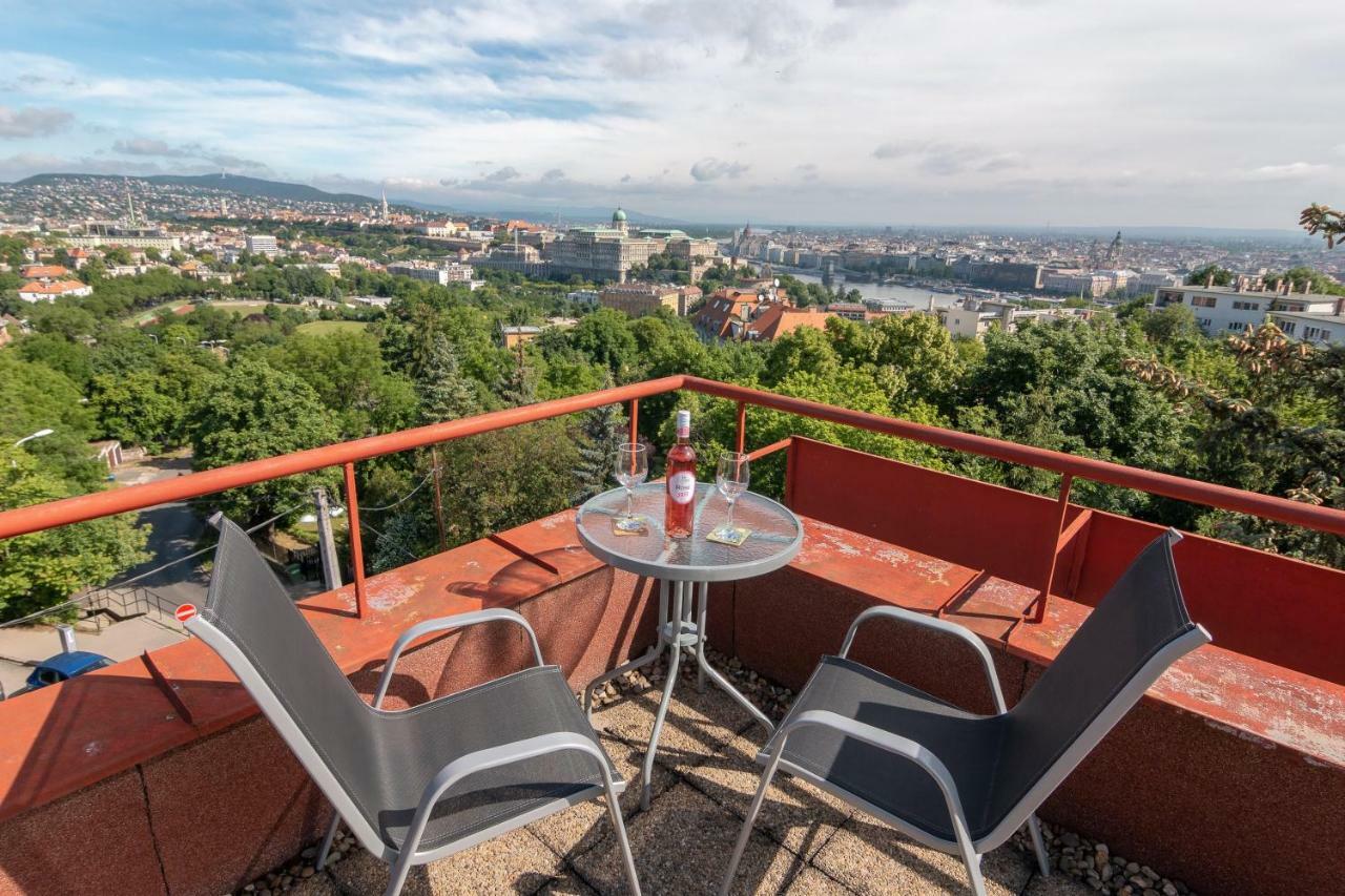 On Gellert Hill Downtown With Free Garage & Castle View Apartment