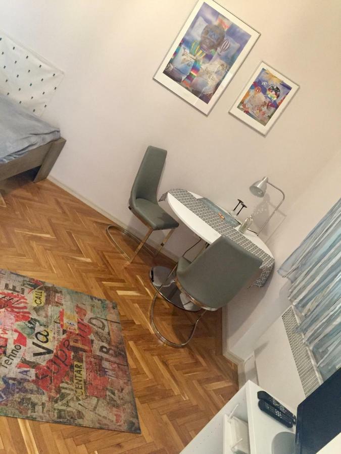 Apartamento Jewelry Box In *