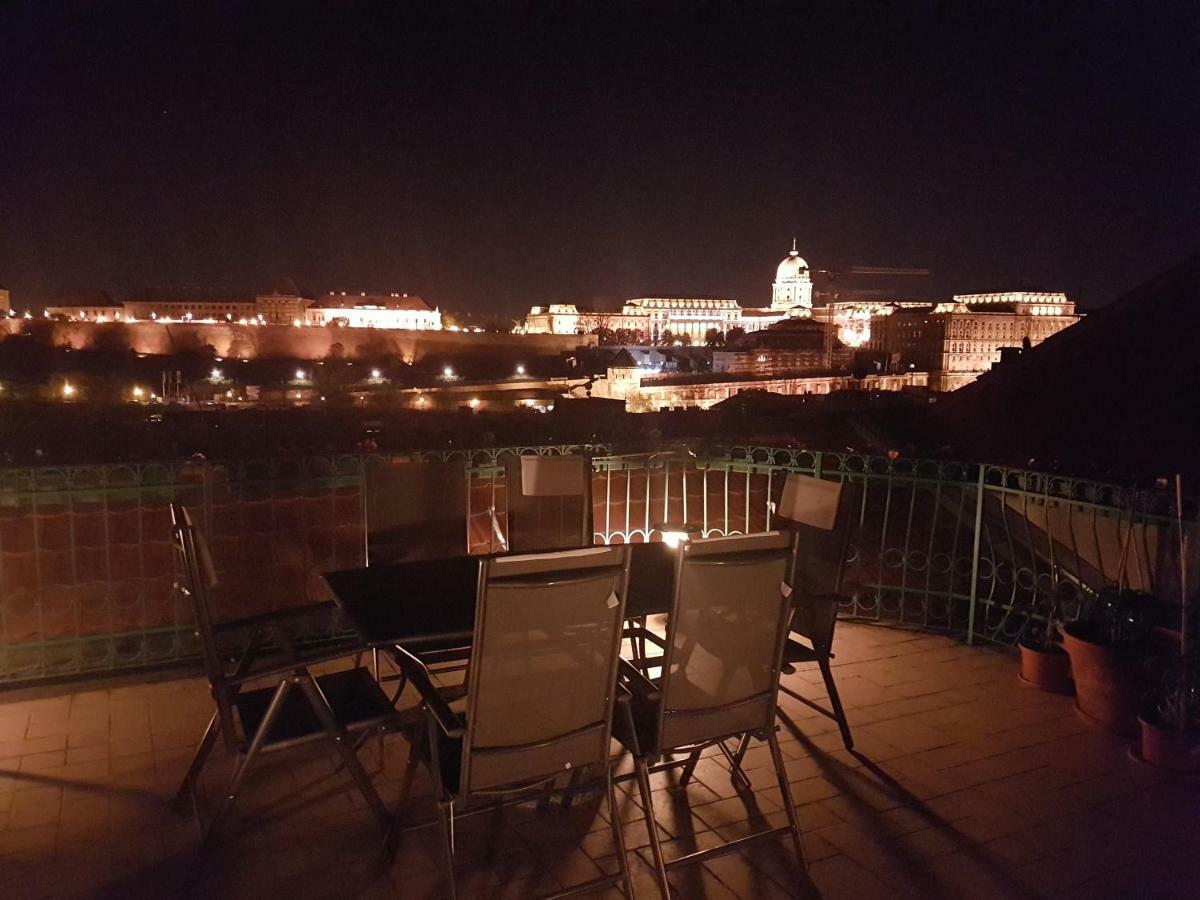 Penthouse With Free Parking And Free Bikes, Wellness 8 Min Walk Apartamento Budapest