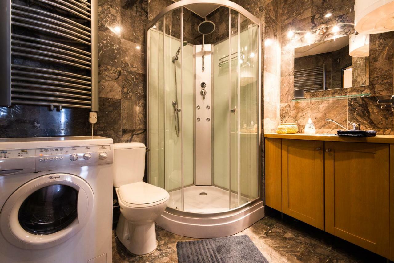 65 Négyzetméteres, 1 Hálószobás, 1 Saját Fürdőszobával Rendelkező Apartman 5. Kerület - Belváros Te