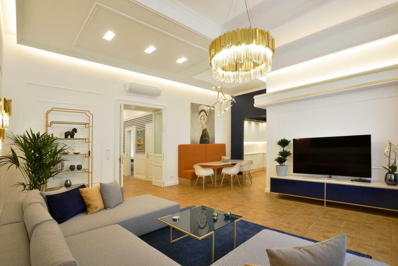 Apartment Broadway