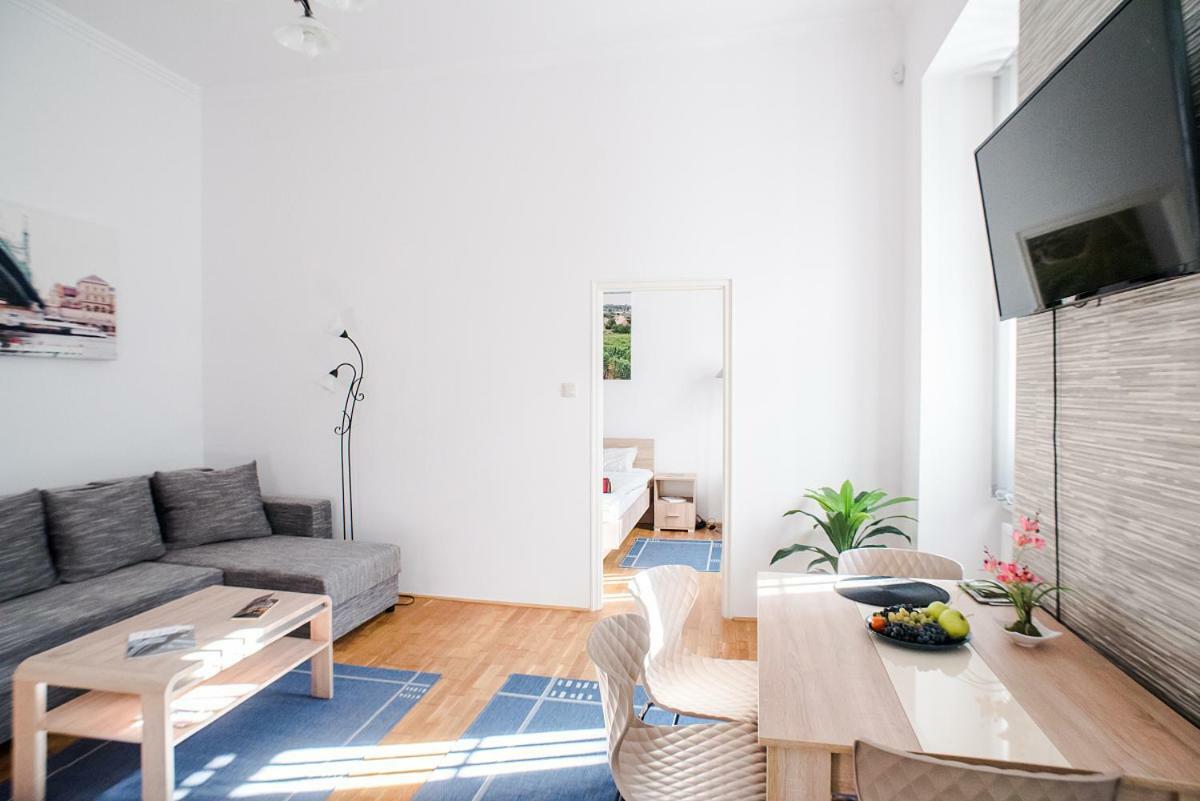 Apartment Regiposta Street 2 - Center *
