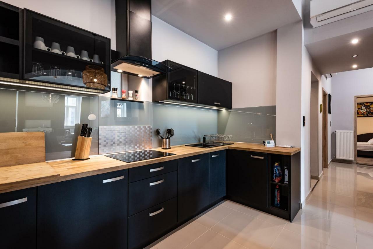 Center,the Rumbach Apartment