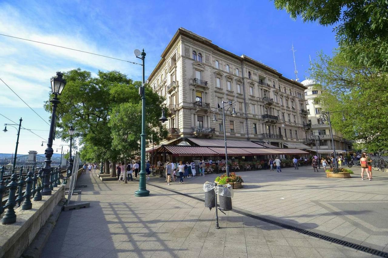 Vigadó Square Panorama *
