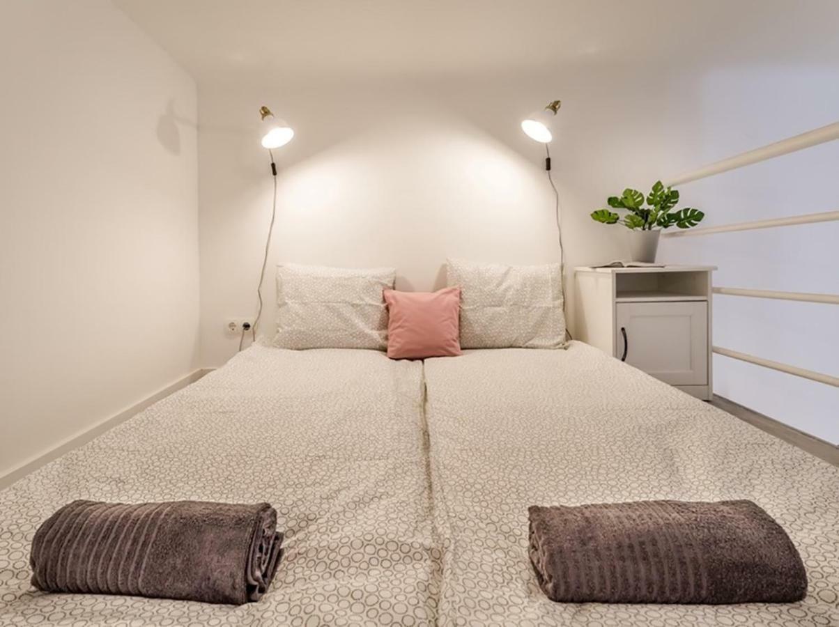 The Grey - Studio With Sleeping Loft In The Center Of Apartamento *