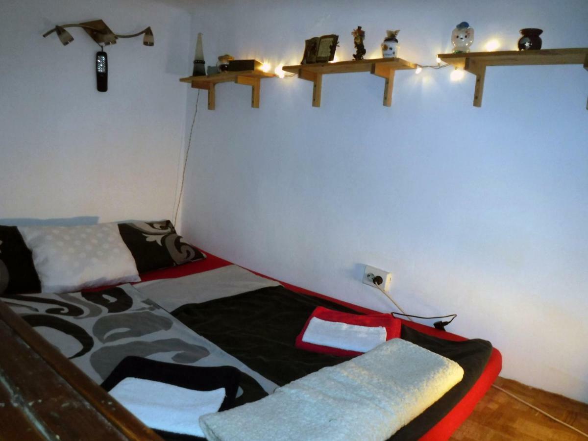 Apartmán 3B Voeroesmarty Utca