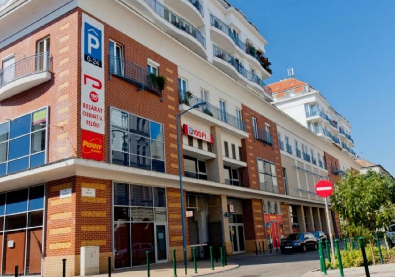 Apartment 1,5 Szobas Lakas Terasszal,koezel A Szechenyi Fuerdohoez Budapest