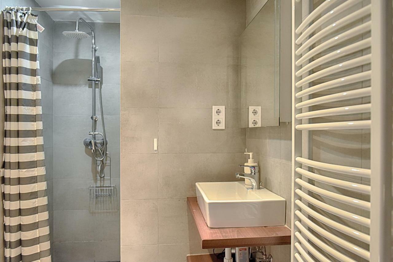 Apartment Welcome - A Studio Apt In District 7 *