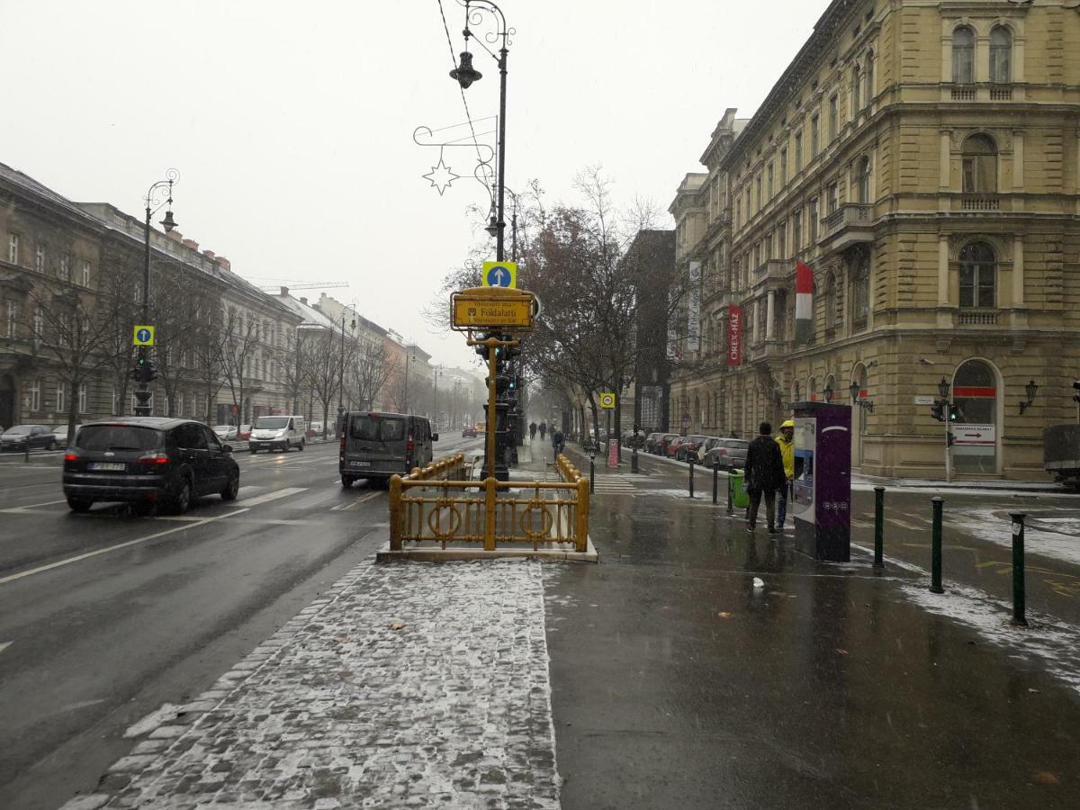 3B Voeroesmarty Utca Apartmán *