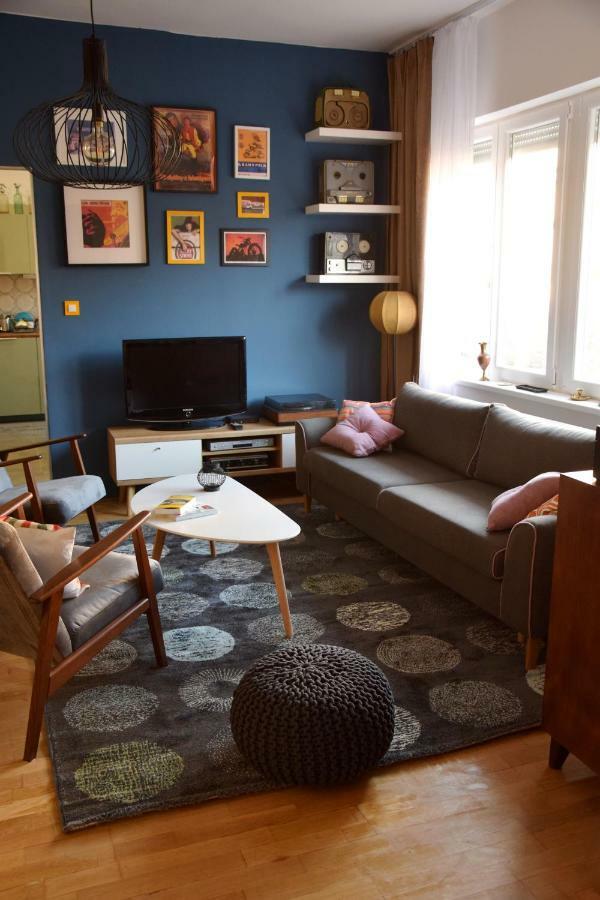 Bleak House - Bauhaus In Greener Apartment Budapest