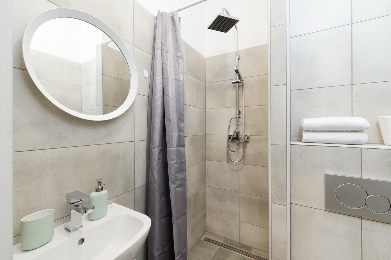 Madach Apartmán *