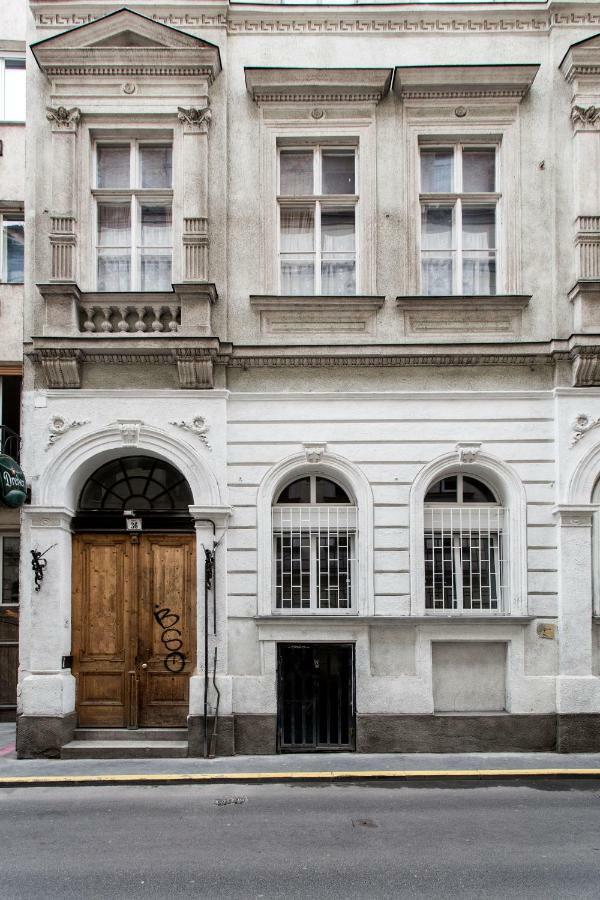 City Studio Apartment *