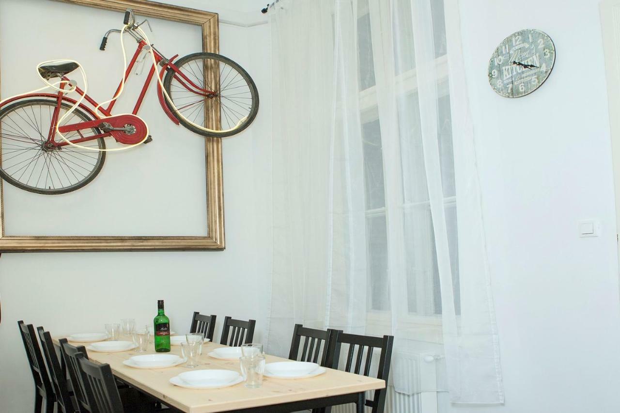 Cheerful And Cozy 2 Bedrooms 2 Bathrooms With Location