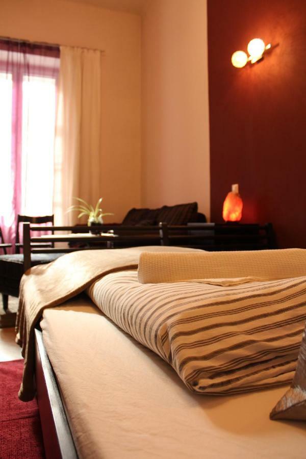 Yasmine Flat * Budapest