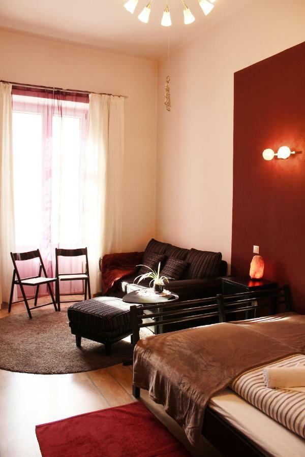 Yasmine Flat Budapest