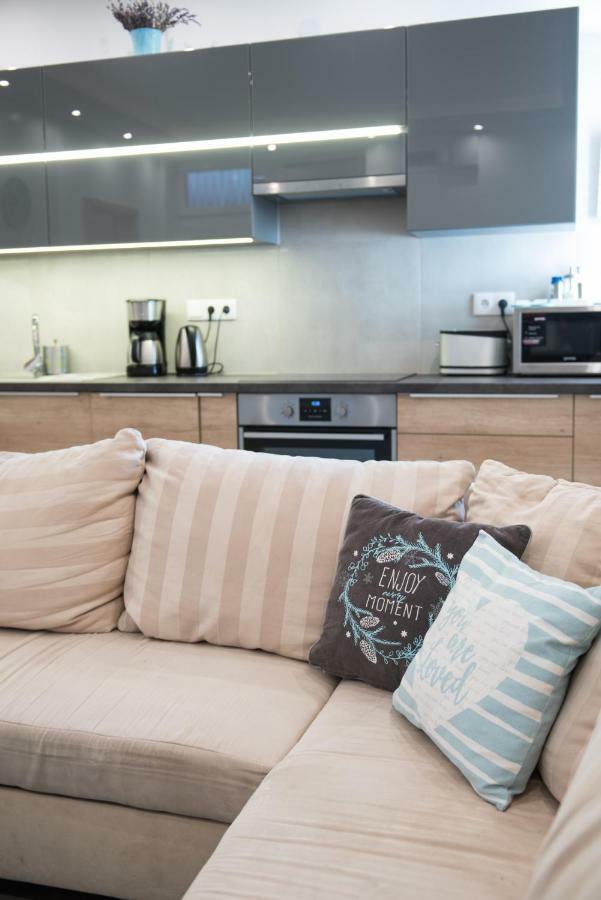 Petra's Quiet Island In The Heart Of The Appartement Budapest