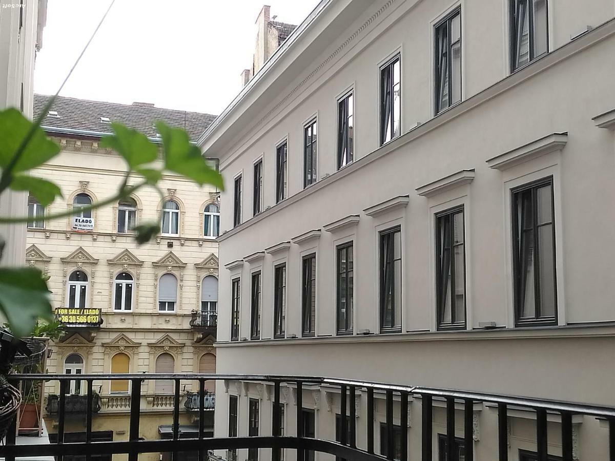 Apartment 3 Bedrooms Suite, 2 Bathrooms, Balcony At Opera *