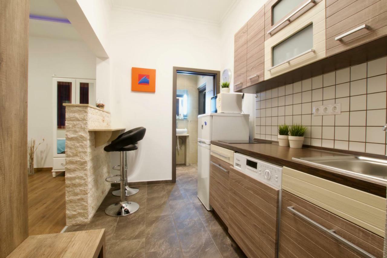 Standard By Hi5 -baross Square Apartamento *