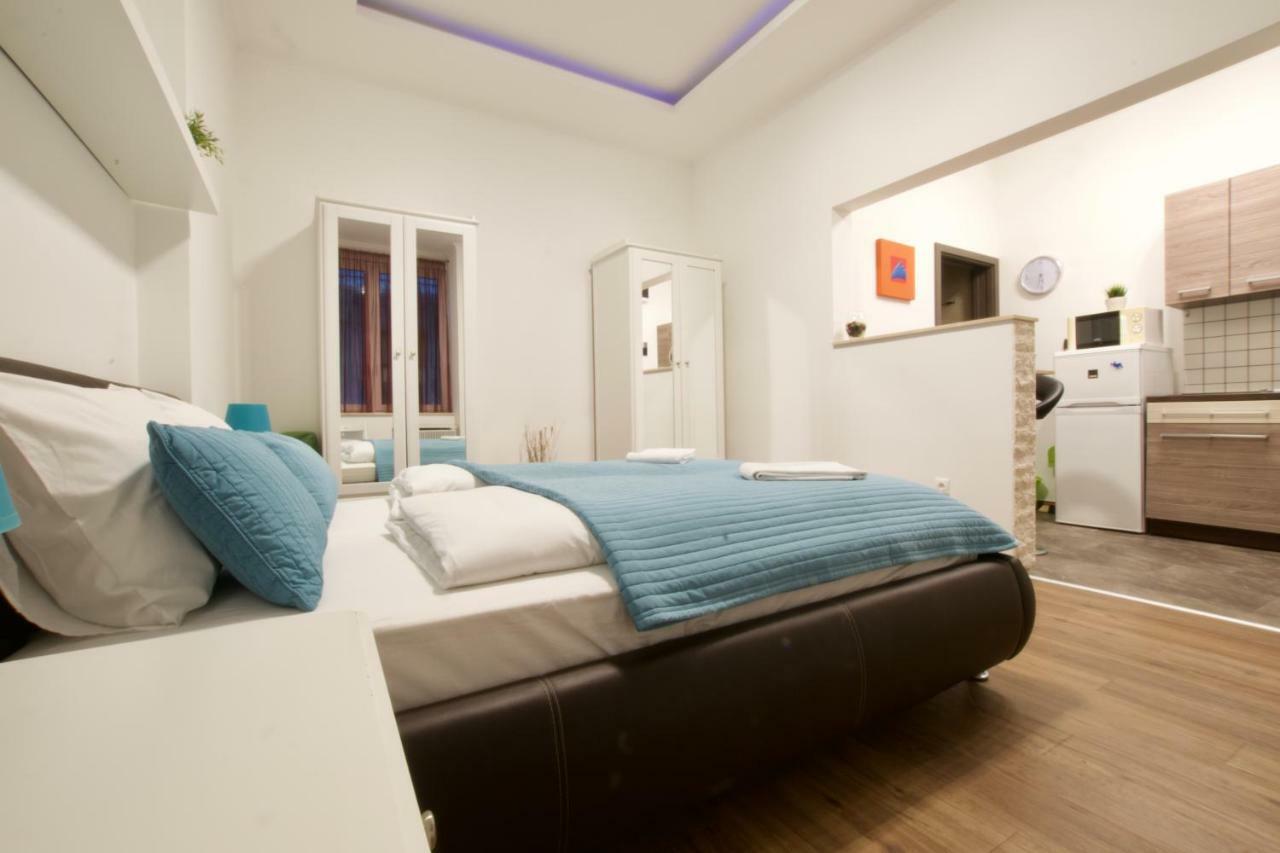 Standard By Hi5 -baross Square Apartment *