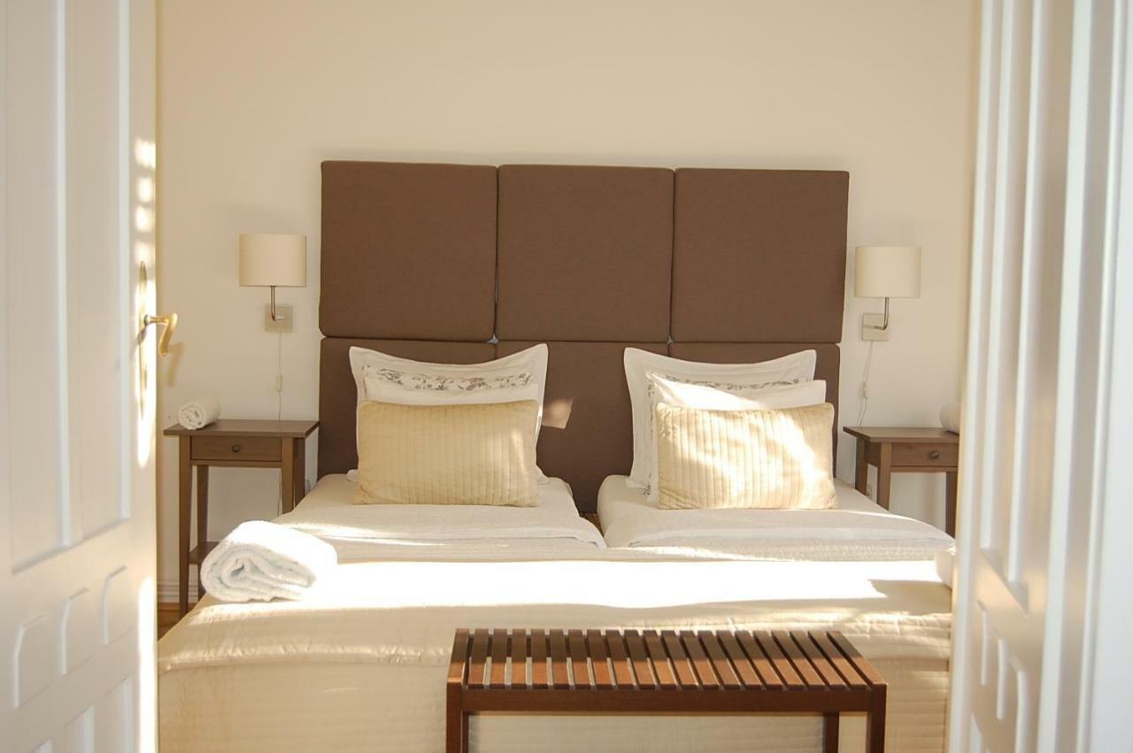3 Bedrooms Suite, 2 Bathrooms, Balcony At Opera Apartment Budapest