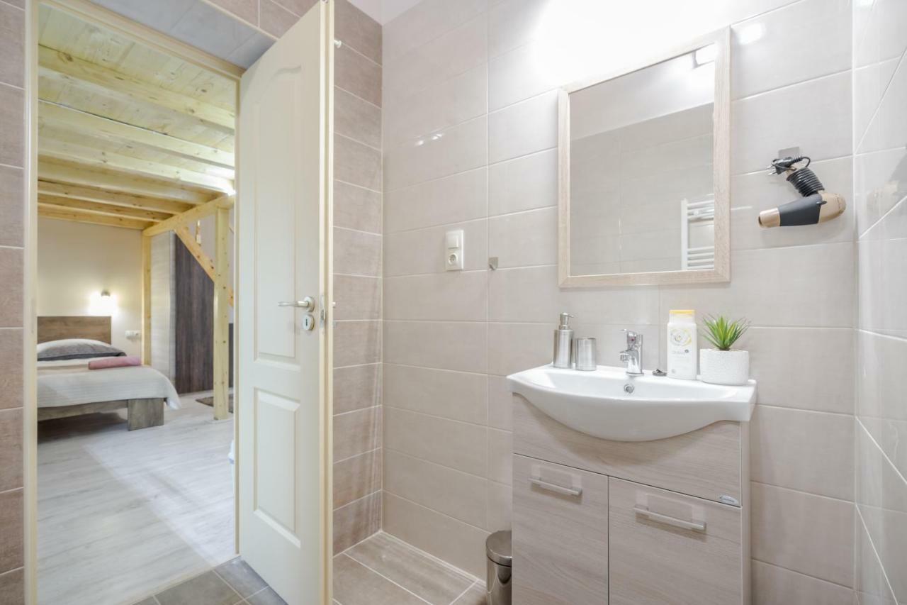 Bpr Luminous Design Apartment Budapest