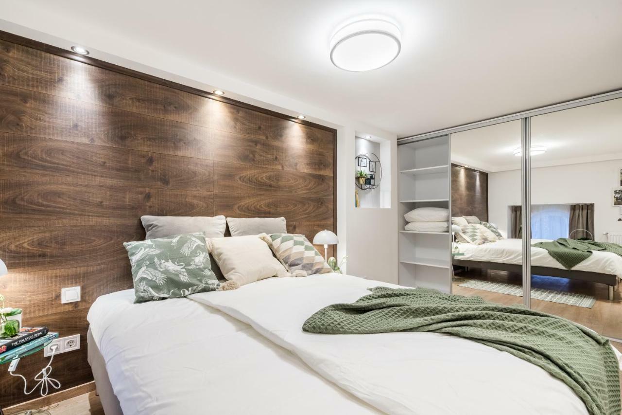 Bpr Luxurious & Stylish Duplex Apartment
