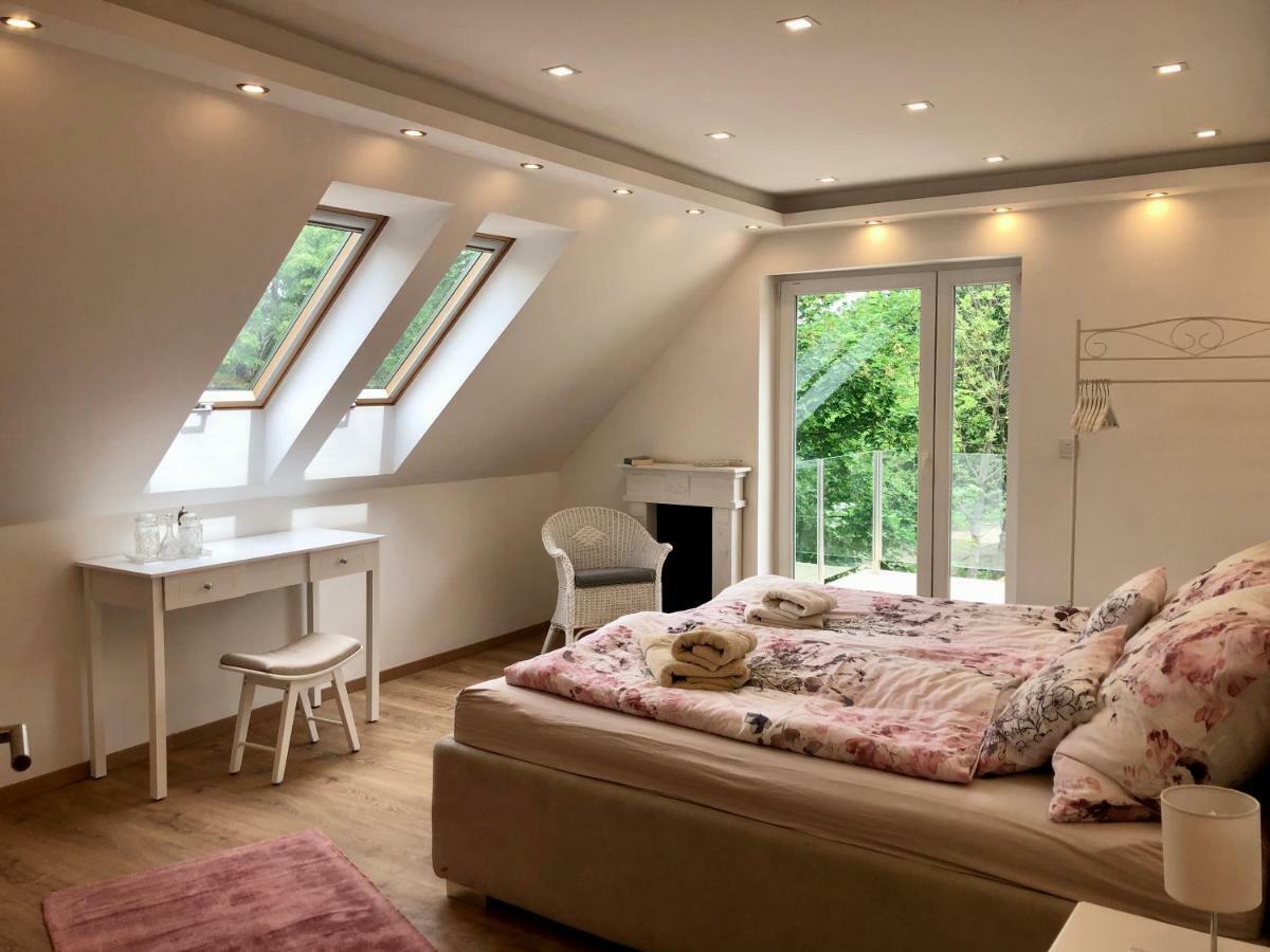 Buda Valley: With Garden Apartamento *