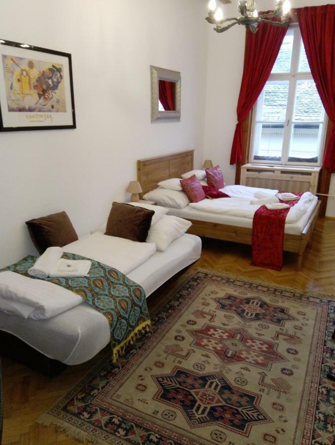 Classical In The Old Pest Apartamento *