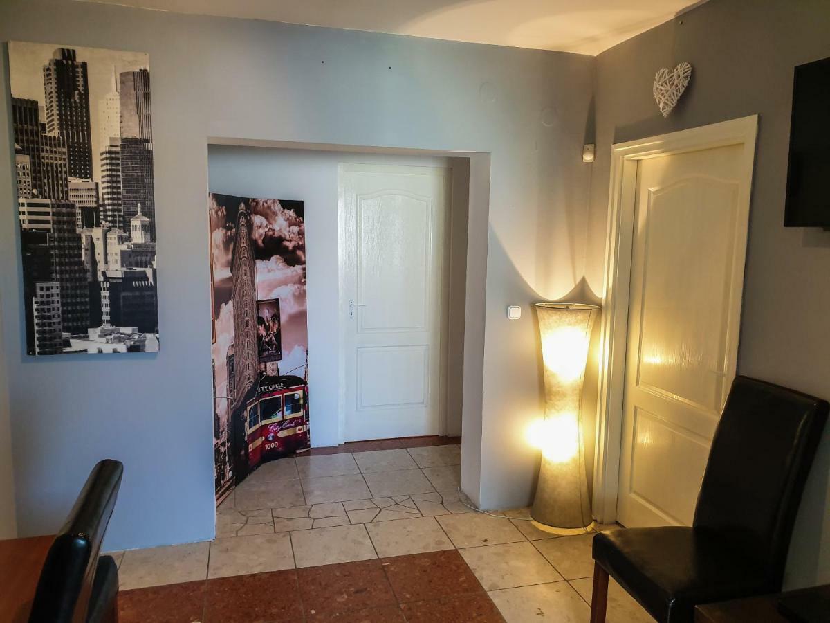 Lägenhet New Pest Apartman *