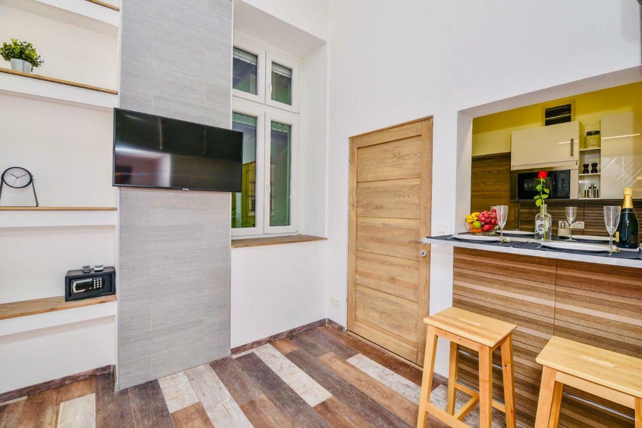 Heart With Free Private Parking Apartamento *