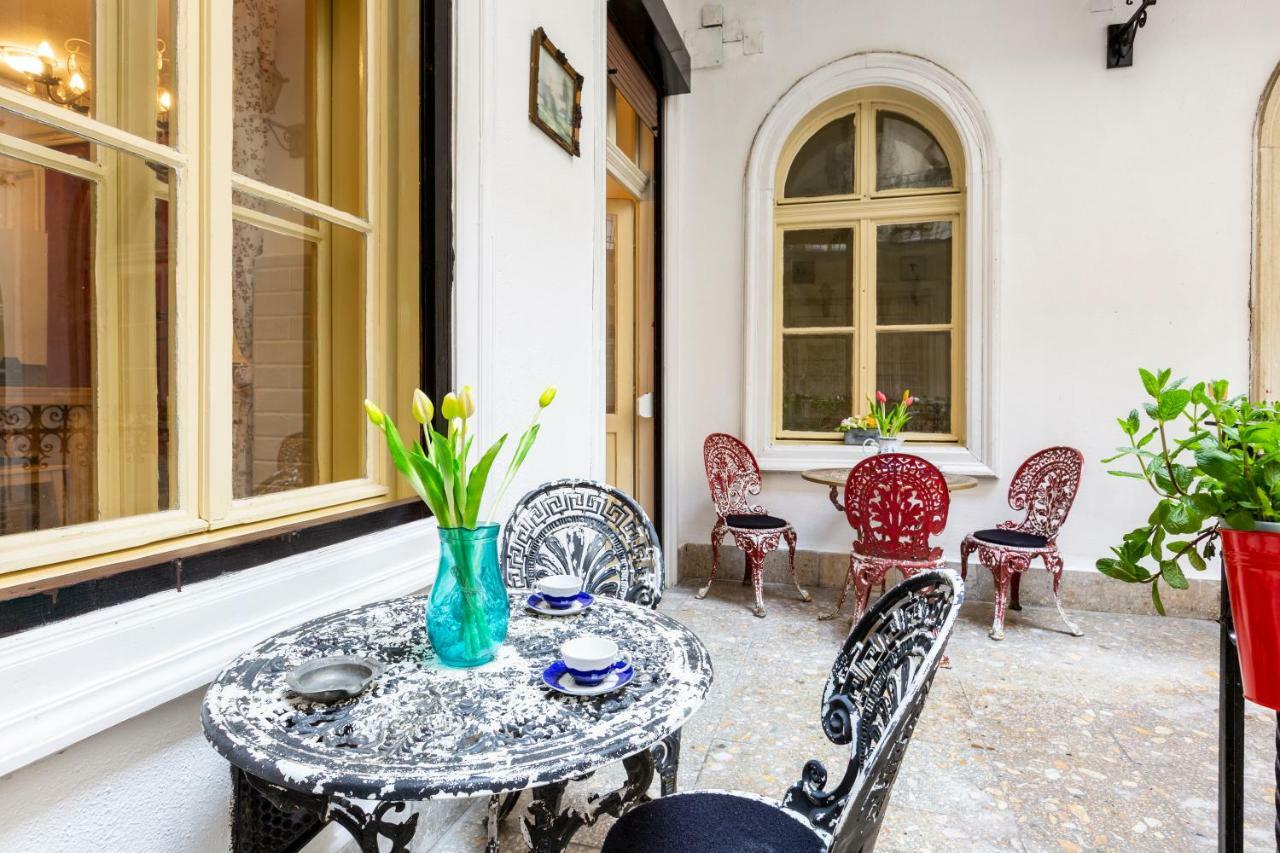 Vintage In The Center Apartment Budapest