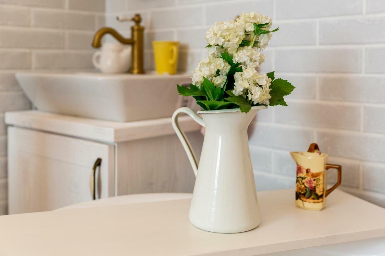 Vintage In The Center Apartment