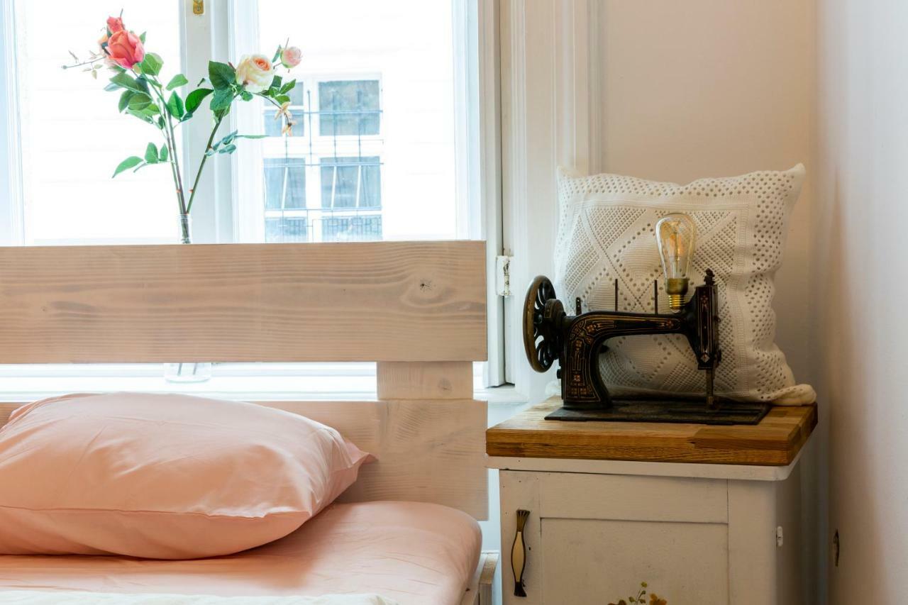 Vintage In The Center Apartment *