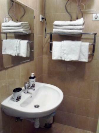 Pensionat With Bathroom In Center