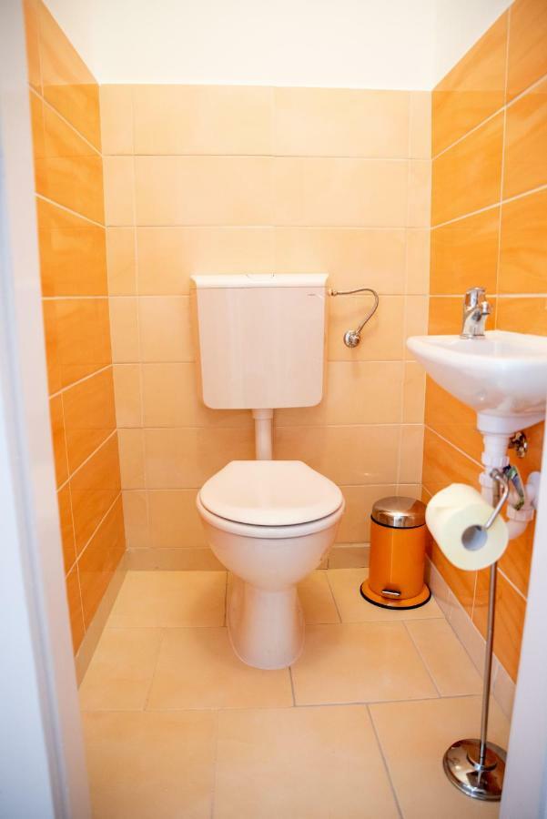 Wess11 Downtown Apartman *