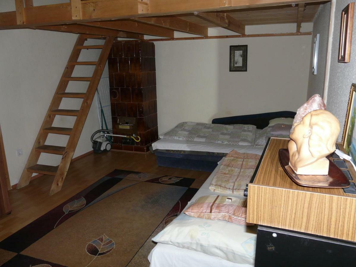 Westend & Courtyard Apartment *