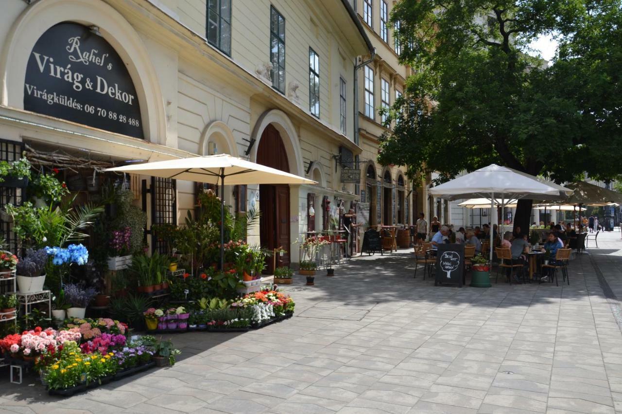 Toscani Garden
