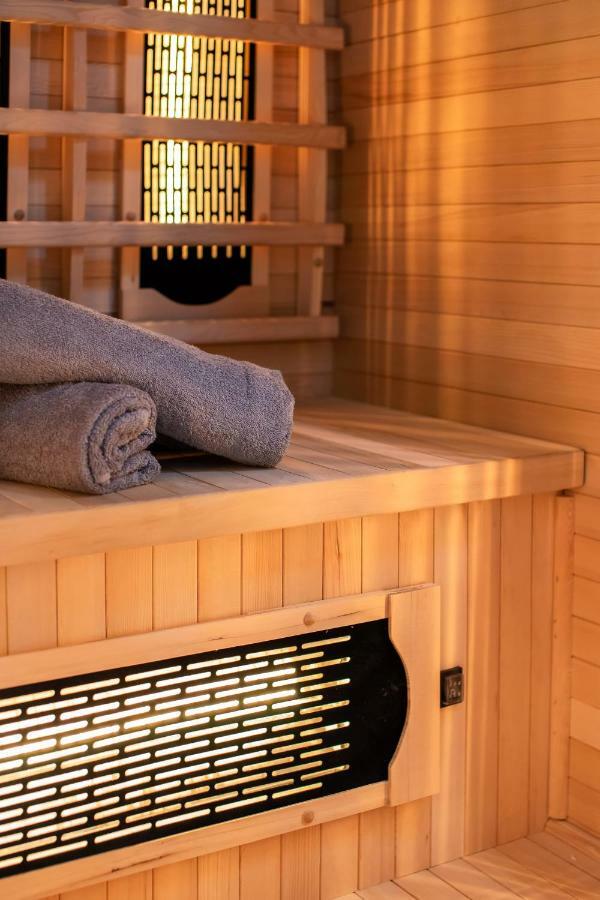 Apartment Kalvin Square Elite 4you With Sauna, Aircon, Ceiling Mirror