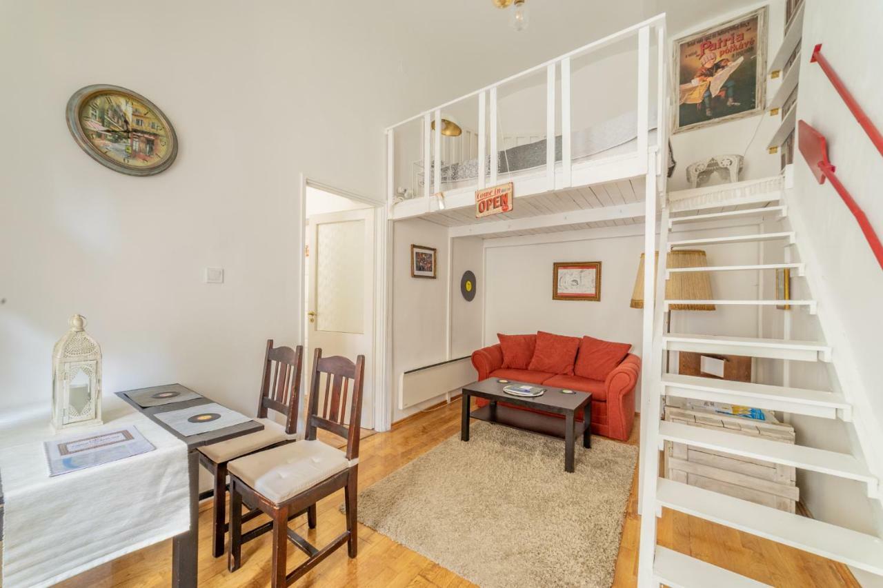 Gabi's Broadway Nest @ Nagymezo Str Apartmán