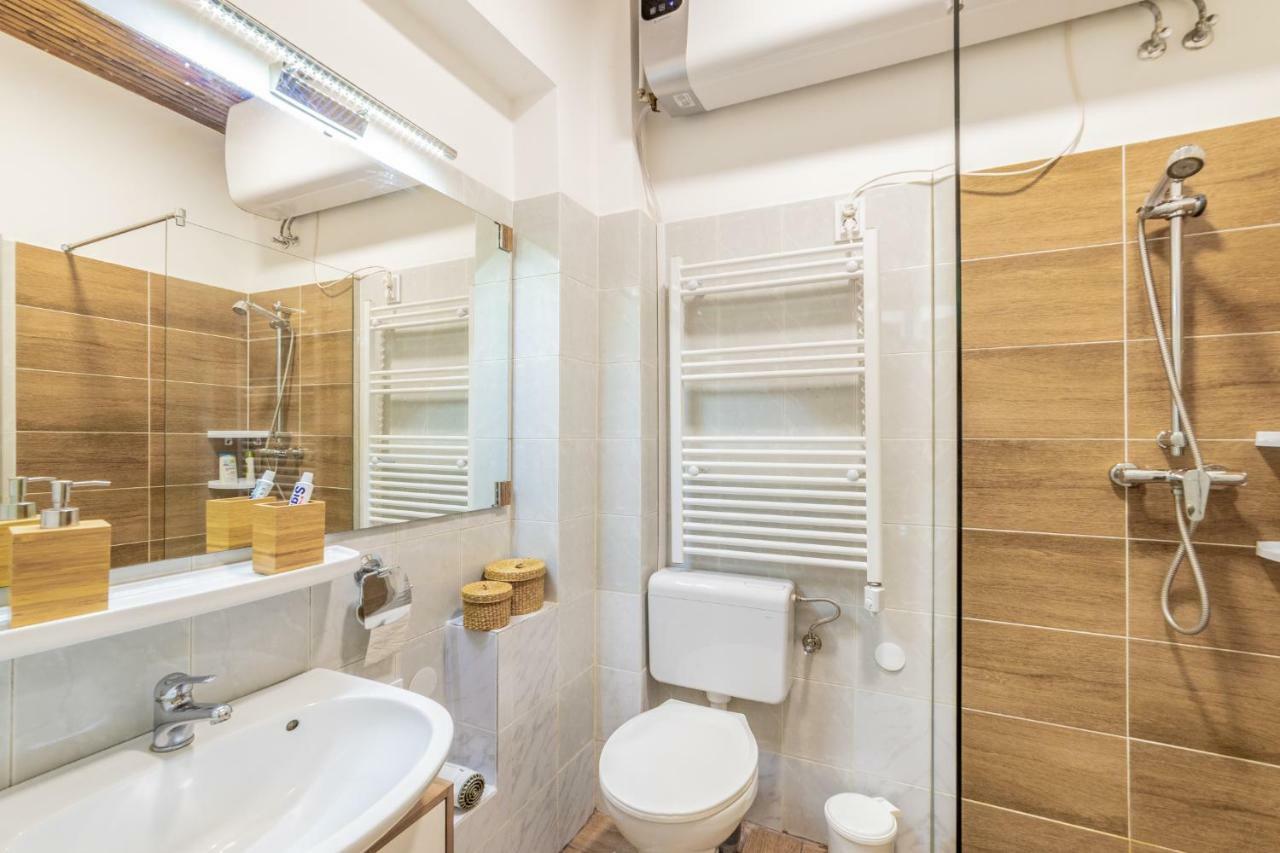 Gabi's Broadway Nest @ Nagymezo Str Appartamento Budapest