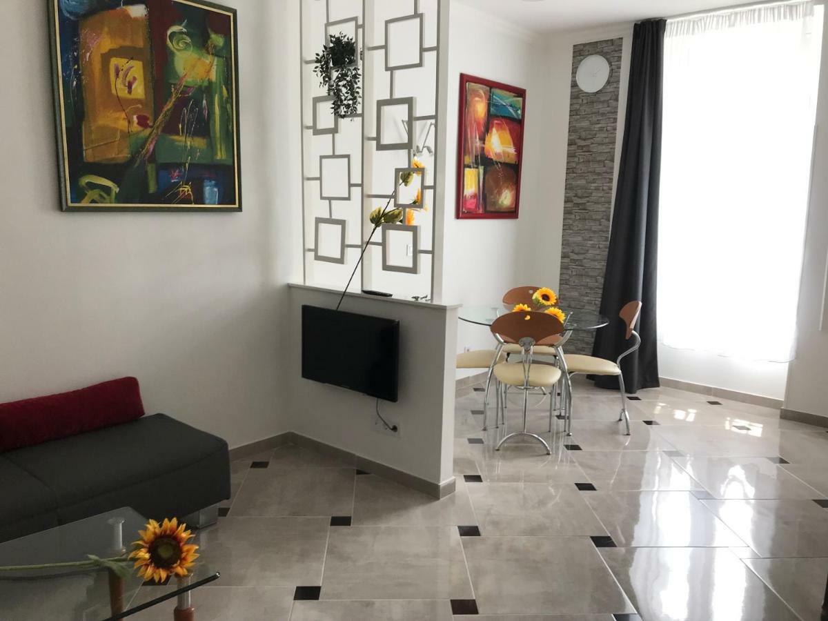 Sunflowers Apartment Budapest