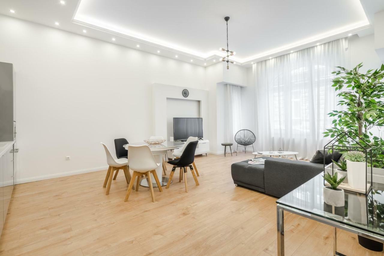 Downtown Paulay43 Apartament *