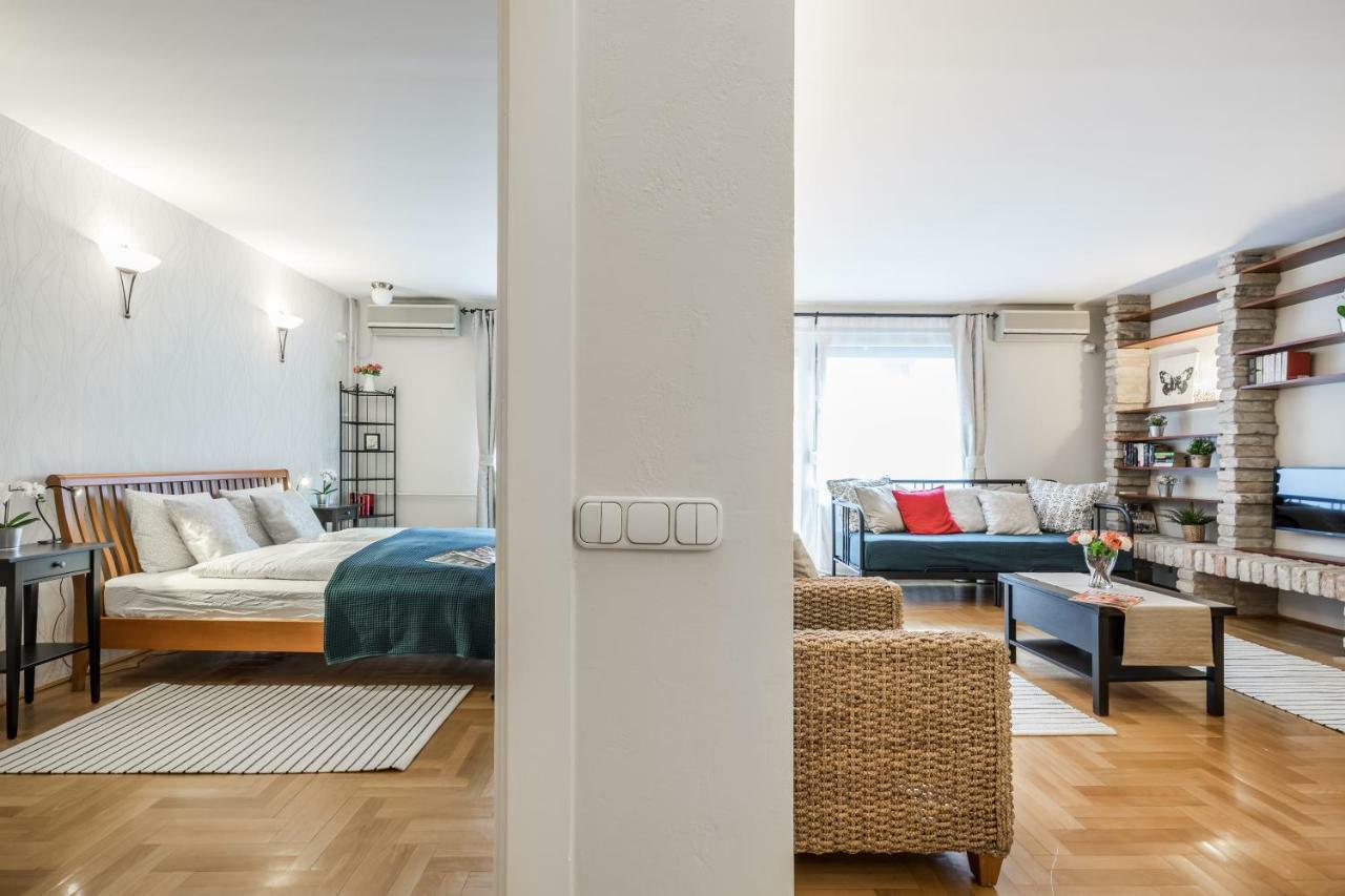 Apartman Bpr Golden Corner With Balcony & A/c