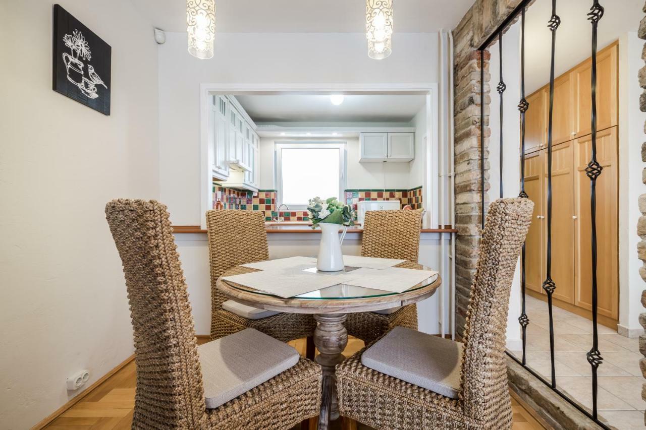 Apartman Bpr Golden Corner With Balcony & A/c