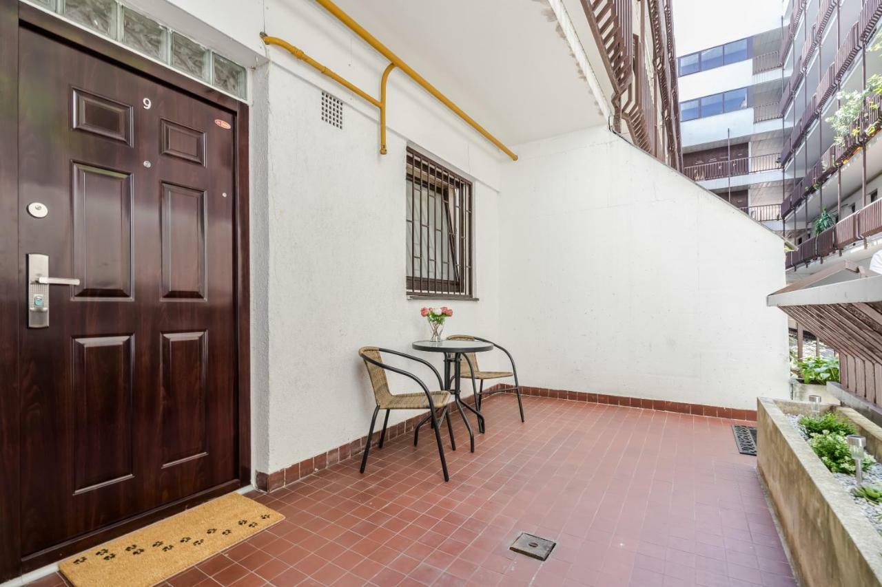 Bpr Golden Corner With Balcony & A/c *