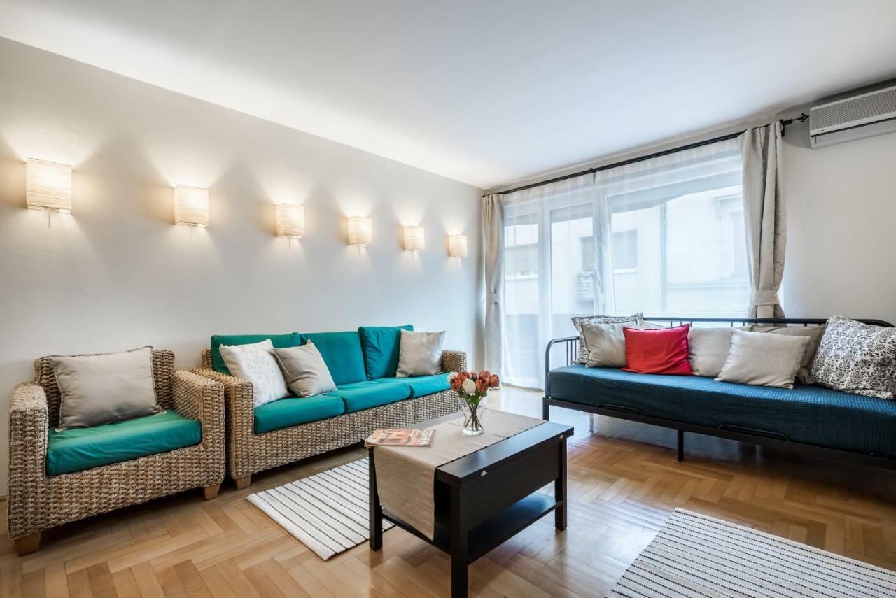 Bpr Golden Corner With Balcony & A/c * Budapest